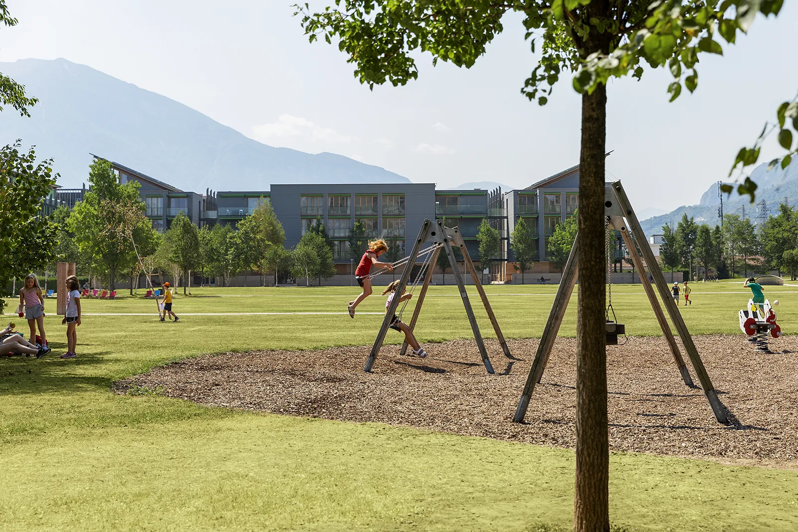 Area giochi e spazi verdi nel parco delle Albere